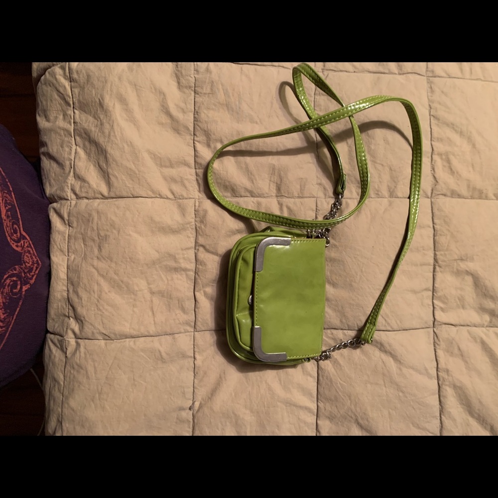 5/$25 VEUC lime crossbody bag is tiny, but deceiving and spacious. Card pocket.